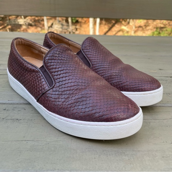 Vionic Midi Snake in Merlot Slip-On Sneaker shoes size 8 - Picture 5 of 15